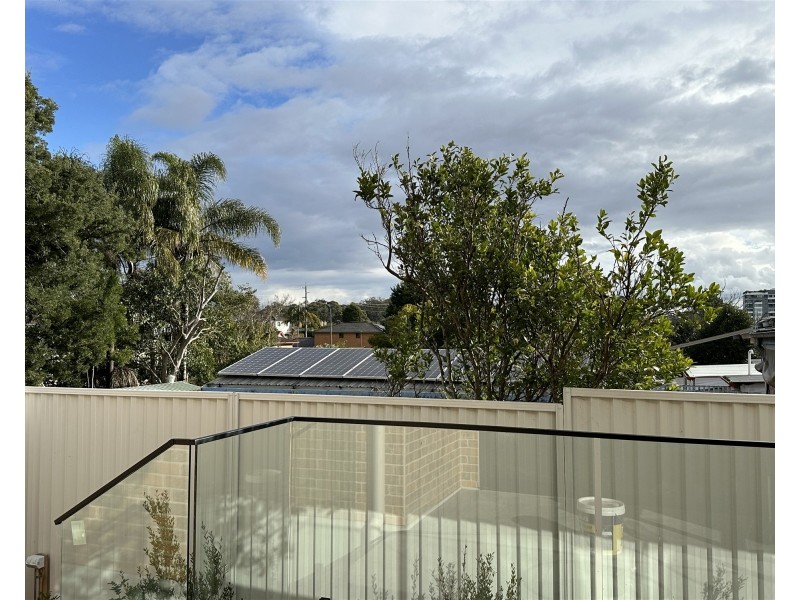 2/33 First Avenue, Eastwood NSW 2122