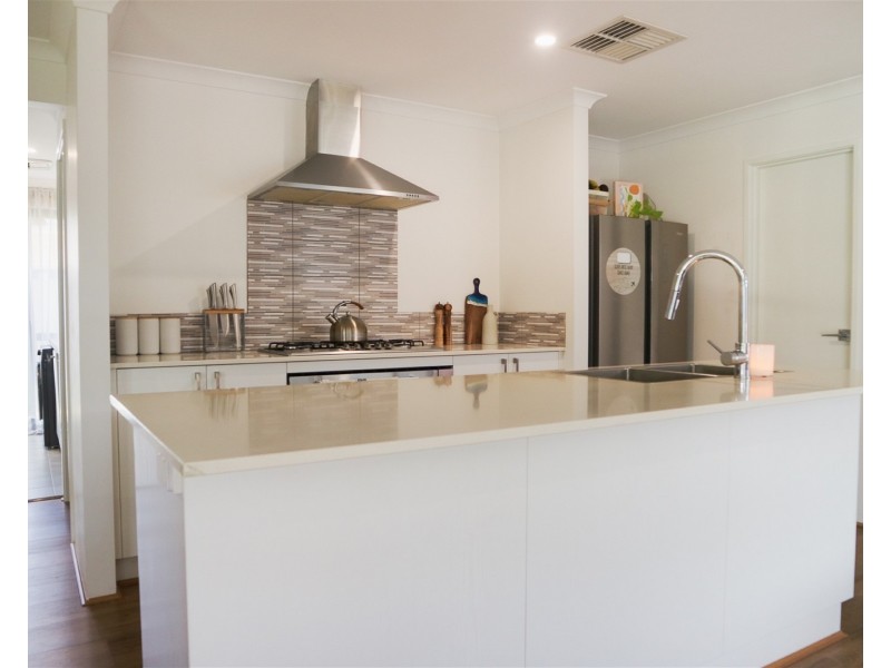 28 Currawong Way, Erskine WA 6210