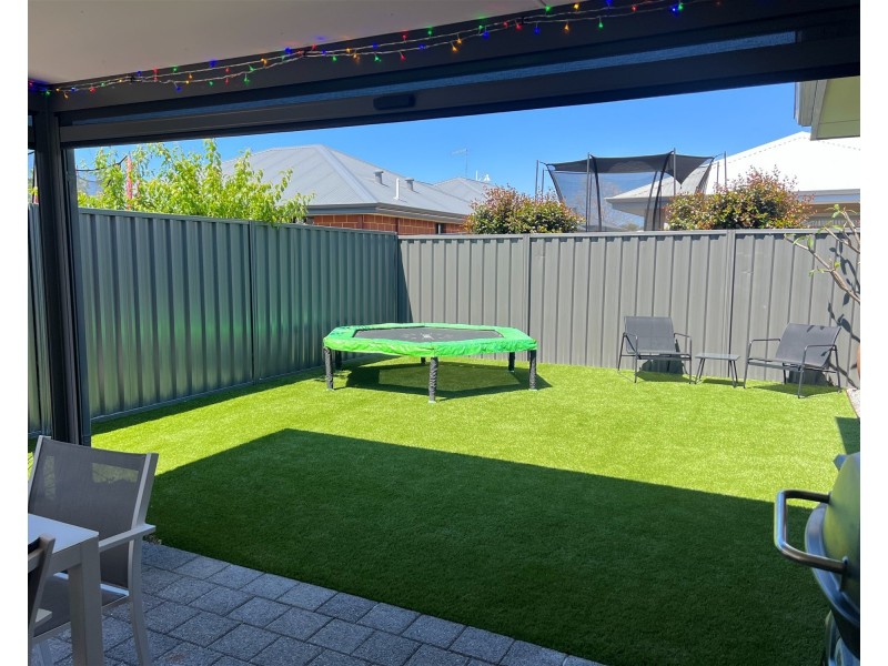 28 Currawong Way, Erskine WA 6210