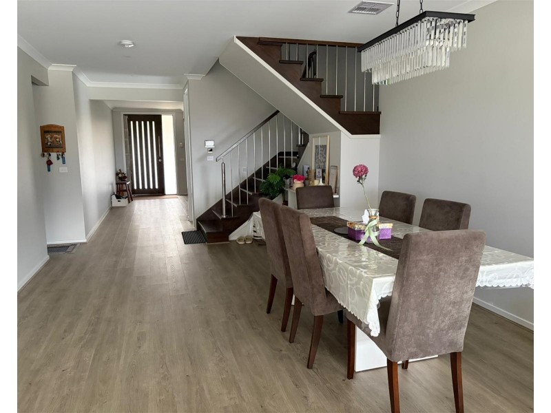 6  Bridgefield Parkway, Rockbank VIC 3335