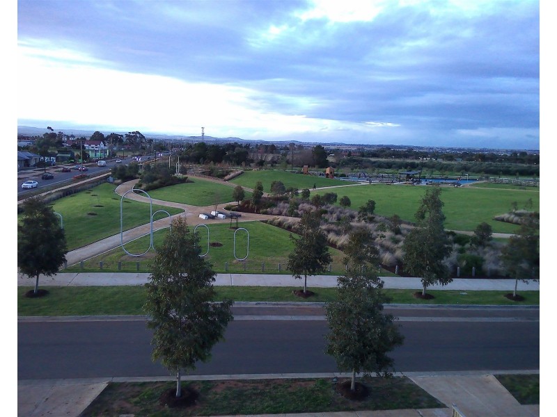 6  Bridgefield Parkway, Rockbank VIC 3335