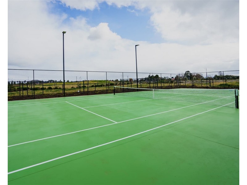 6  Bridgefield Parkway, Rockbank VIC 3335