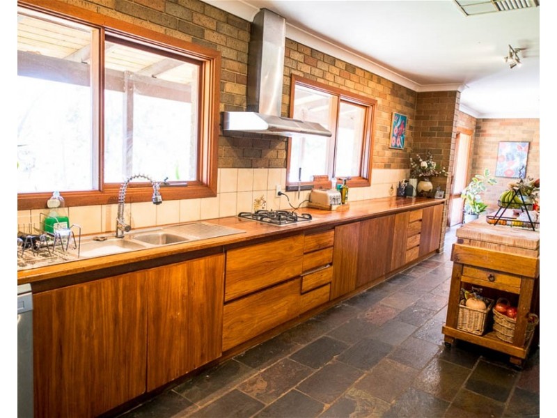 223 Baileys Rd, Wangaratta South VIC 3678