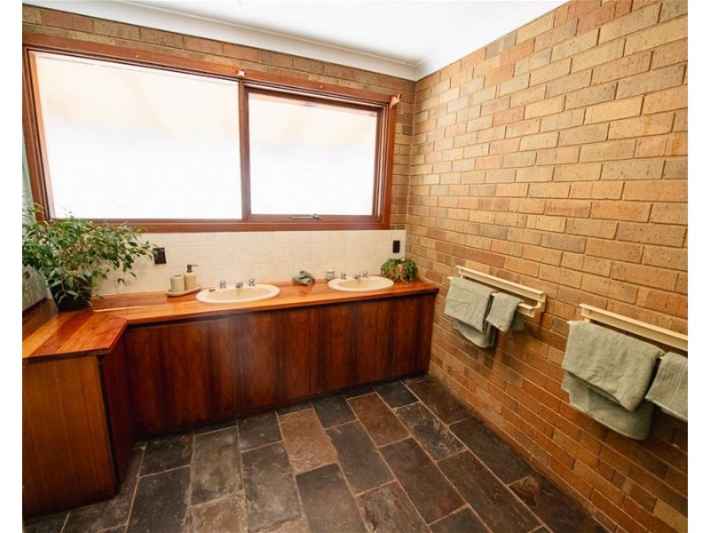 223 Baileys Rd, Wangaratta South VIC 3678