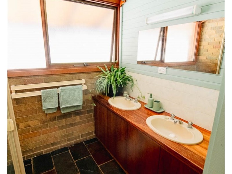 223 Baileys Rd, Wangaratta South VIC 3678