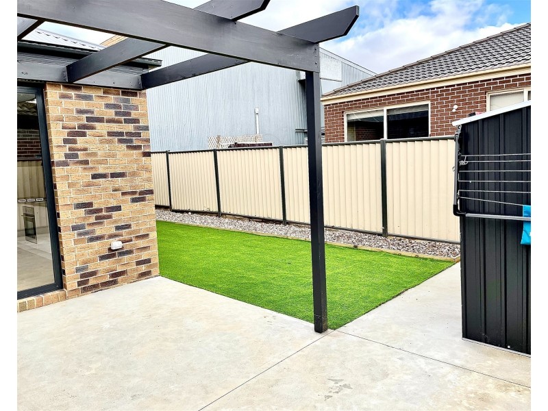 3/106A Beverin Street, Sebastopol VIC 3356