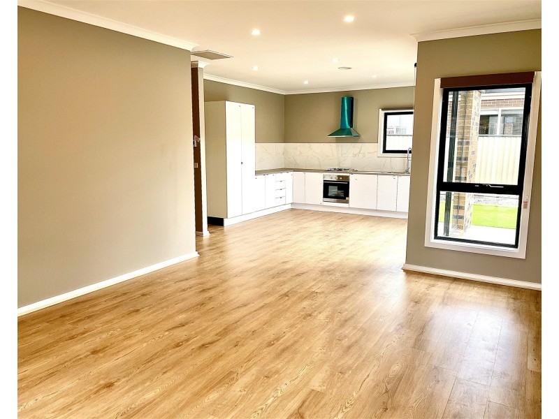 3/106A Beverin Street, Sebastopol VIC 3356