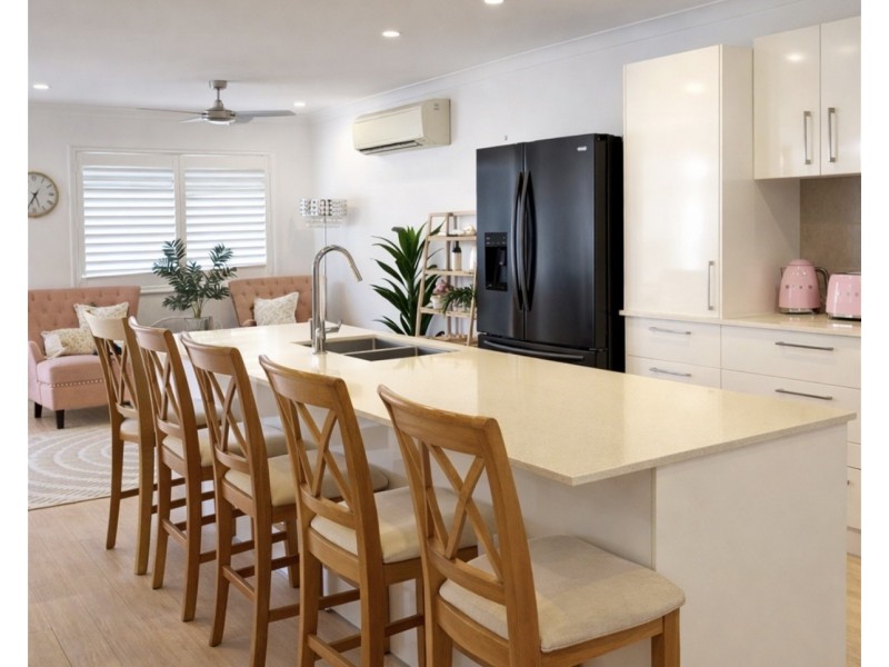 38 Caraway Cres, Banksia Beach QLD 4507