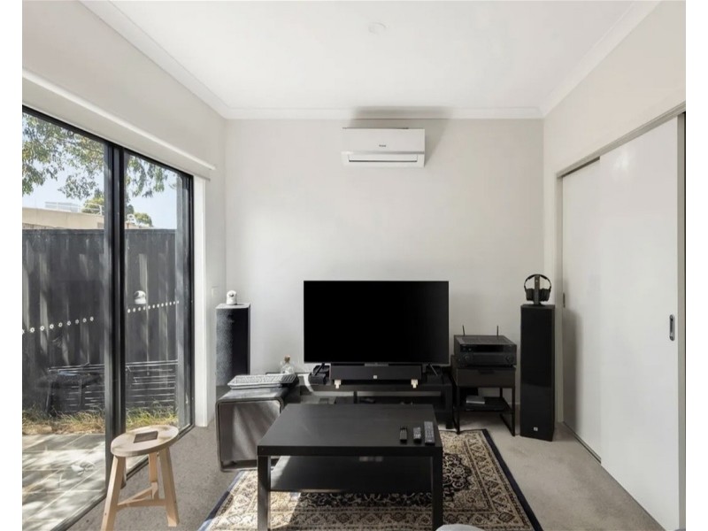 15 Kavanagh Crs, Keilor Downs VIC 3038