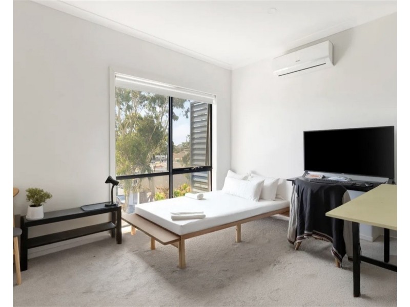 15 Kavanagh Crs, Keilor Downs VIC 3038