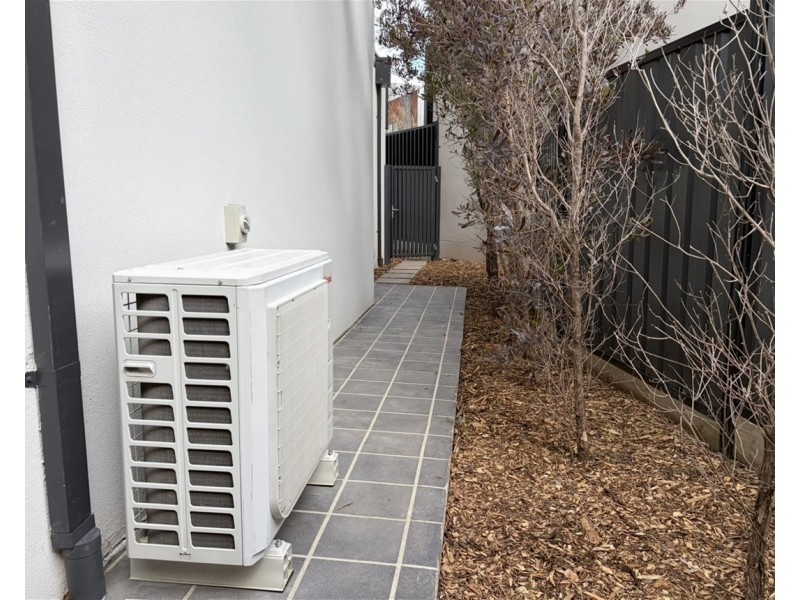 15 Kavanagh Crs, Keilor Downs VIC 3038