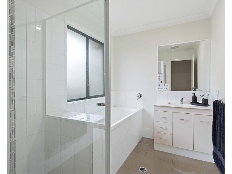 16 Huxley Street, Redbank Plains QLD 4301