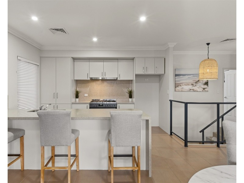 28 Endeavour Circle, Wannanup WA 6210