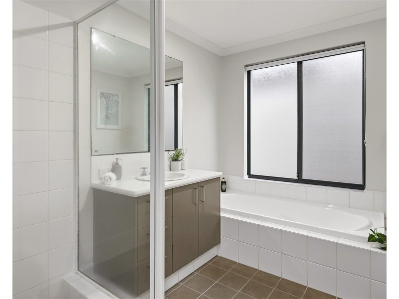 28 Endeavour Circle, Wannanup WA 6210