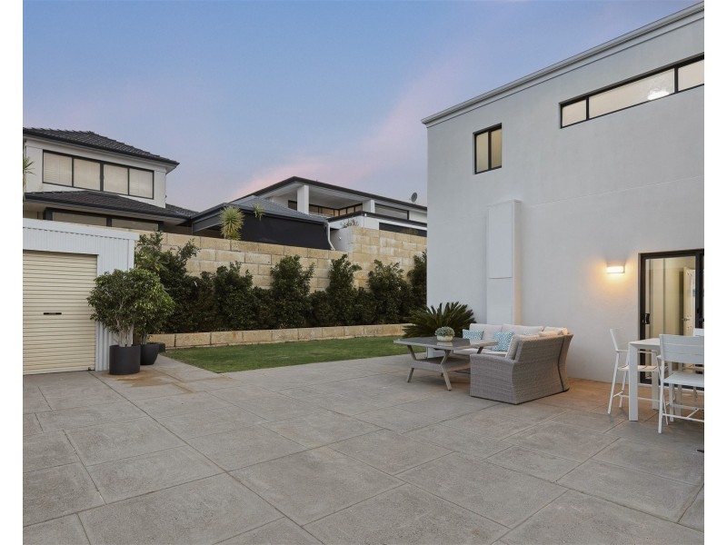 28 Endeavour Circle, Wannanup WA 6210