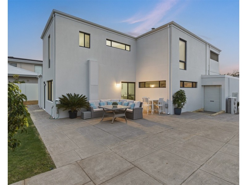 28 Endeavour Circle, Wannanup WA 6210