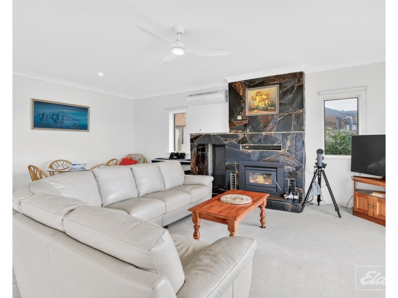 17 Captain Sturt Parade, Hindmarsh Island SA 5214