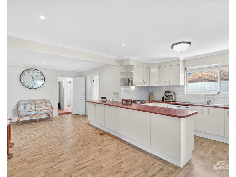 17 Captain Sturt Parade, Hindmarsh Island SA 5214