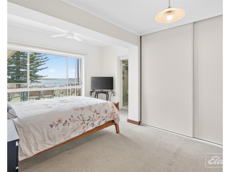 17 Captain Sturt Parade, Hindmarsh Island SA 5214