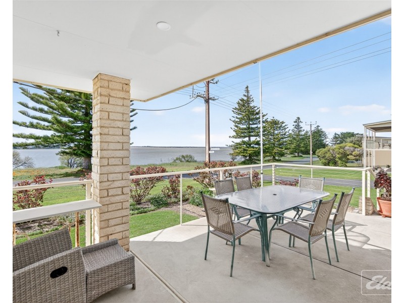 17 Captain Sturt Parade, Hindmarsh Island SA 5214