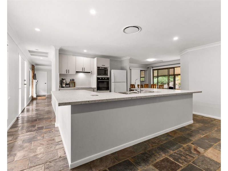 36 Montego Court, Eatons Hill QLD 4037