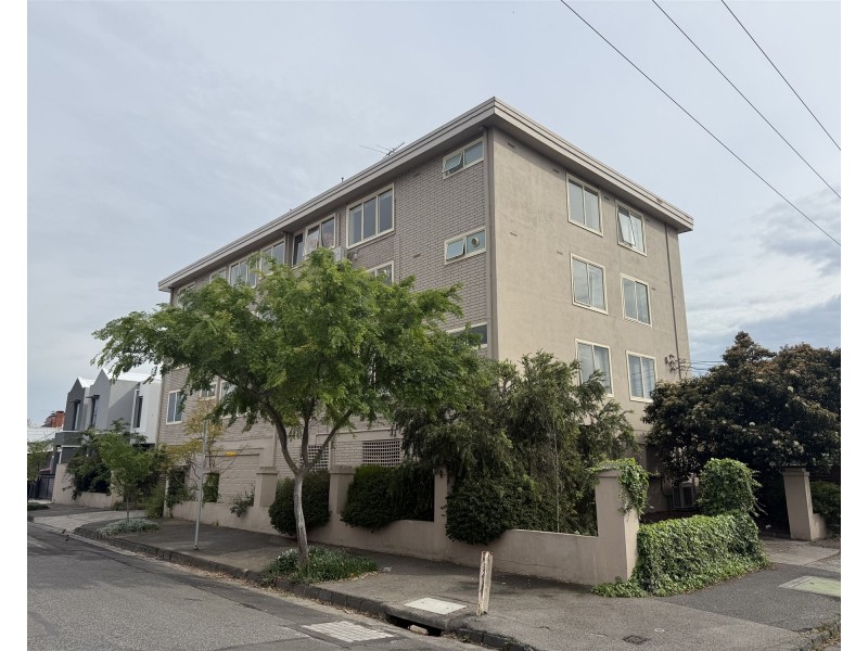 4/15 De Carle street, Brunswick VIC 3056