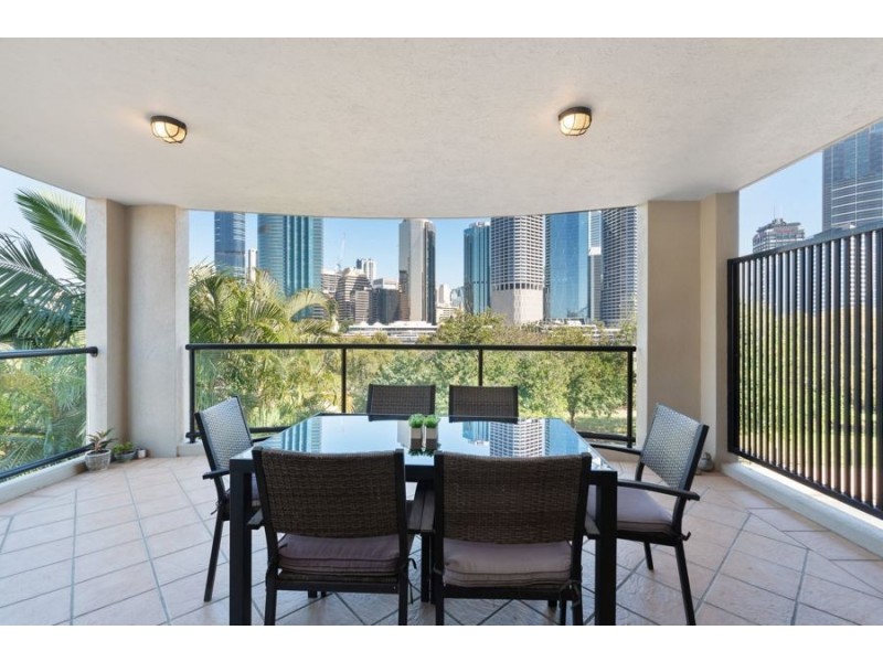 215/36 Macdonald Street, Kangaroo Point QLD 4169