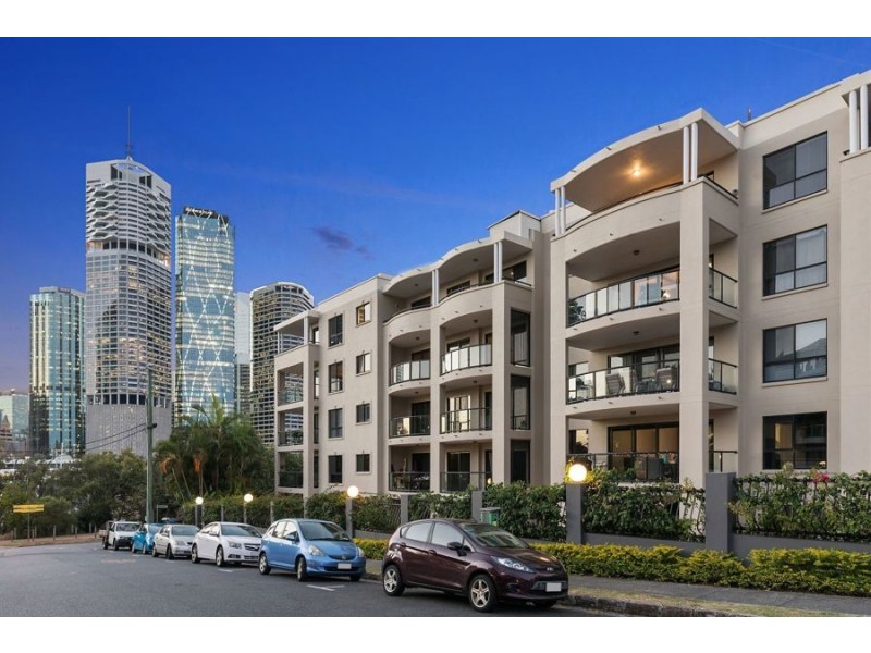 215/36 Macdonald Street, Kangaroo Point QLD 4169