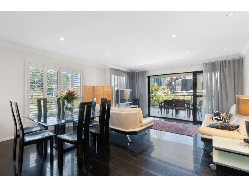 215/36 Macdonald Street, Kangaroo Point QLD 4169