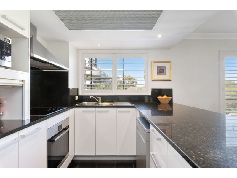 215/36 Macdonald Street, Kangaroo Point QLD 4169