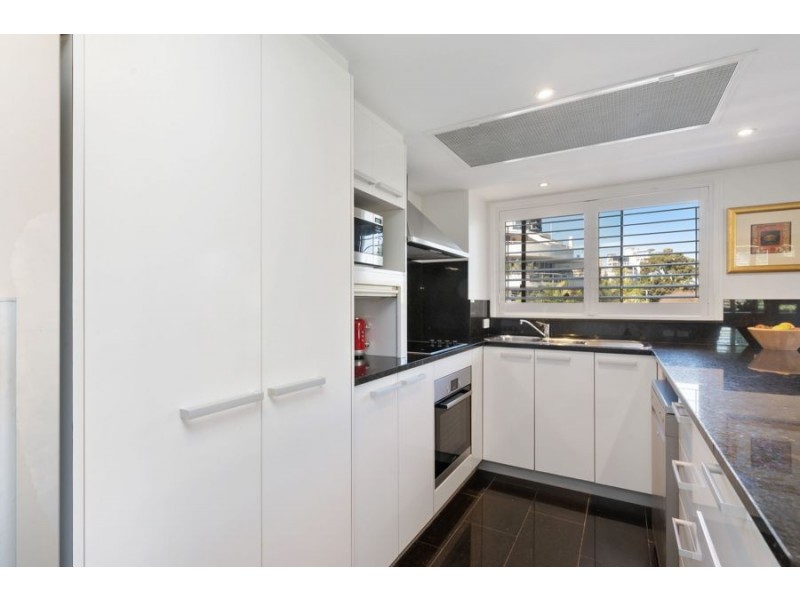 215/36 Macdonald Street, Kangaroo Point QLD 4169