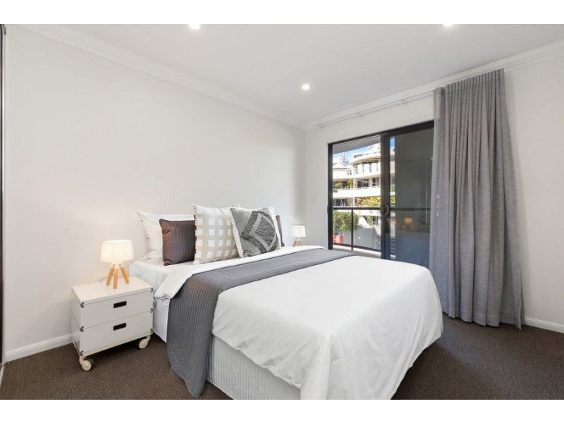 215/36 Macdonald Street, Kangaroo Point QLD 4169