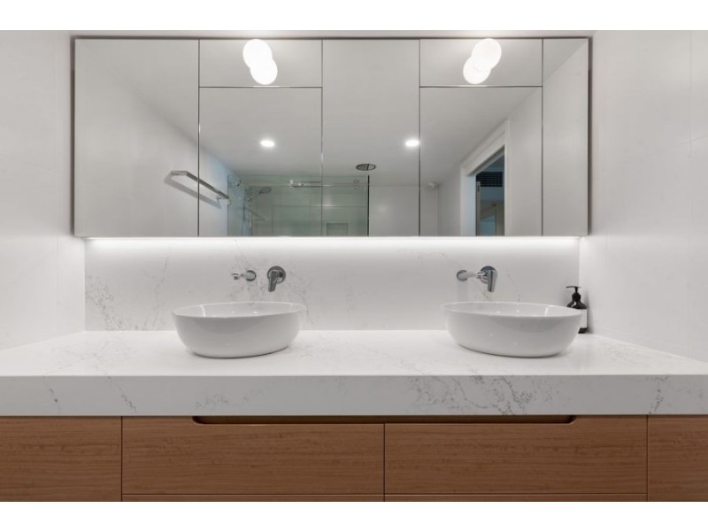 215/36 Macdonald Street, Kangaroo Point QLD 4169