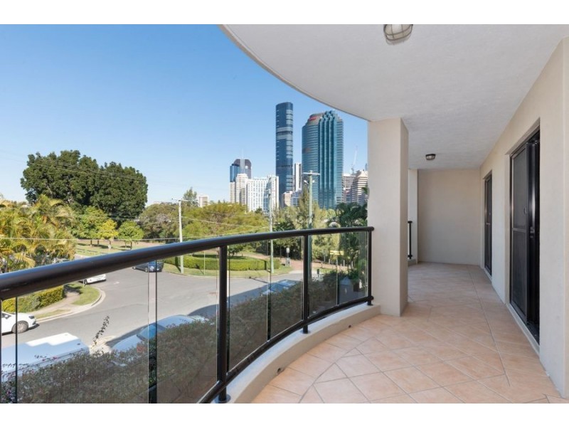 215/36 Macdonald Street, Kangaroo Point QLD 4169