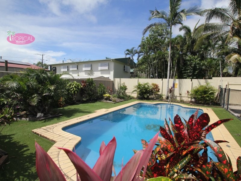 12 Holland St, Wongaling Beach QLD 4852