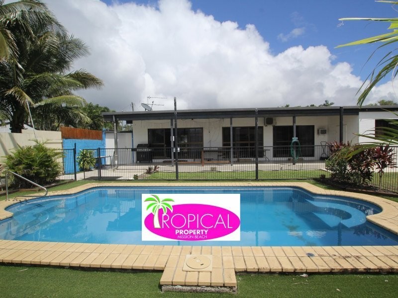 12 Holland St, Wongaling Beach QLD 4852