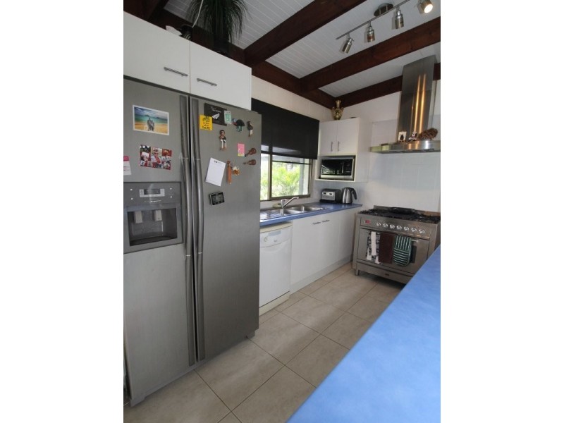 12 Holland St, Wongaling Beach QLD 4852