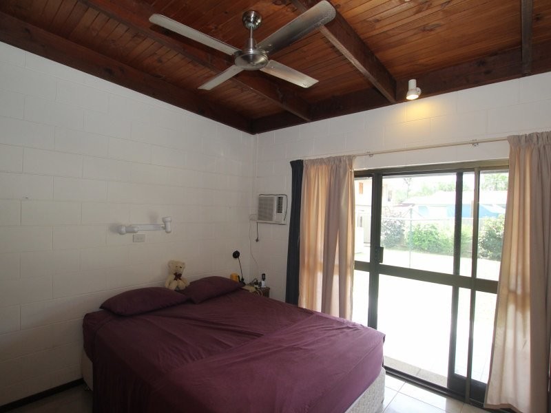 12 Holland St, Wongaling Beach QLD 4852