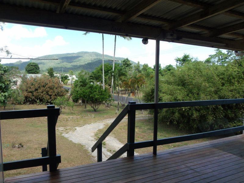 2 Murray Street, Tully QLD 4854