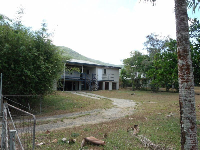 2 Murray Street, Tully QLD 4854