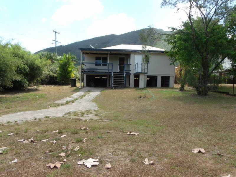 2 Murray Street, Tully QLD 4854