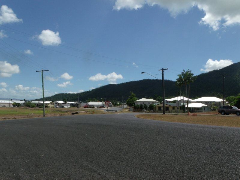 2 Murray Street, Tully QLD 4854
