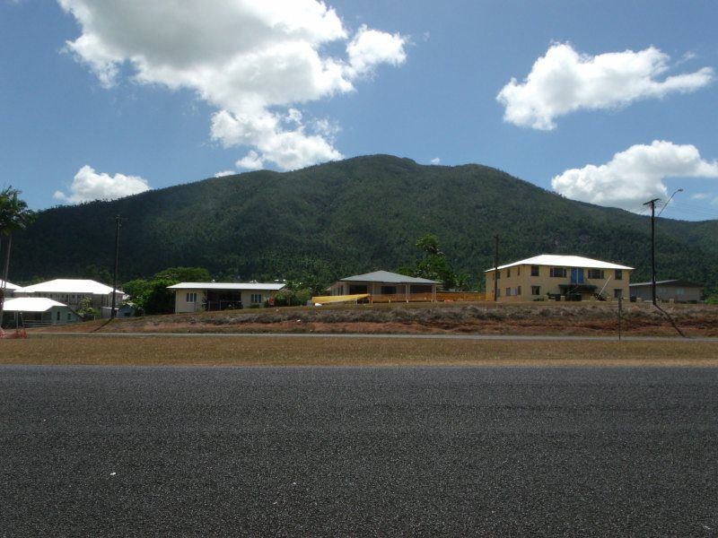 2 Murray Street, Tully QLD 4854