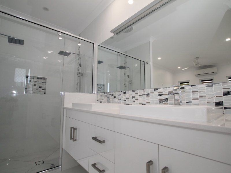 2 Spinnaker Street, South Mission Beach QLD 4852