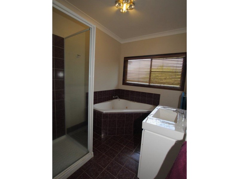 11 Dunkalli Crescent, Wongaling Beach QLD 4852