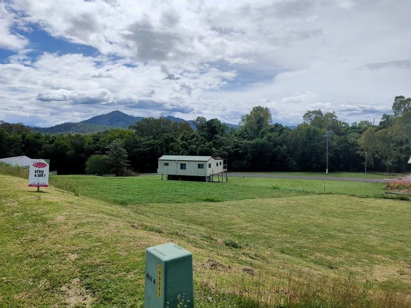 8 Riverside Terrace, South Mission Beach QLD 4852