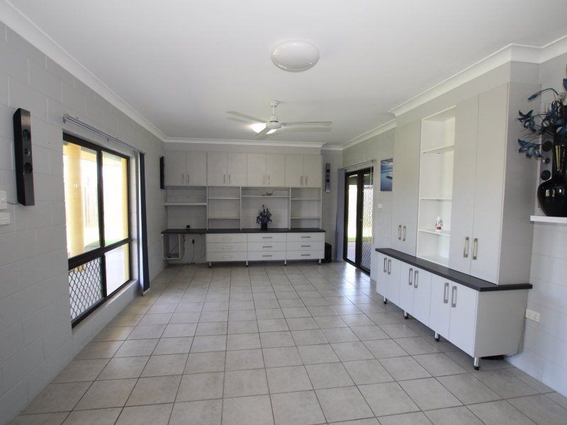 1 Acacia Close, Tully Heads QLD 4854