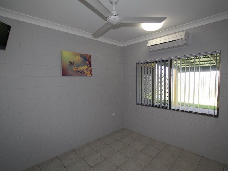 1 Acacia Close, Tully Heads QLD 4854