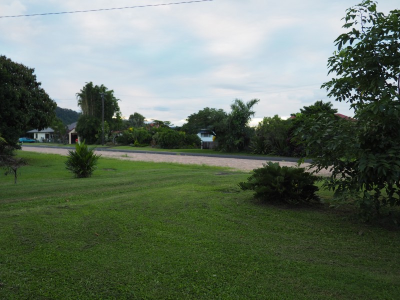 6 Lindsay Road, Carmoo QLD 4852