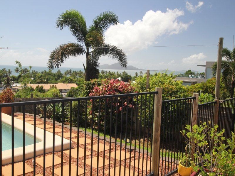 12 Rise Crescent, Mission Beach QLD 4852